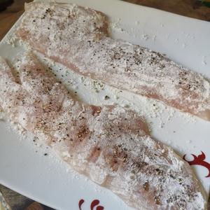 最简之平底锅煎烤costco rockfish和青橄榄的做法 步骤2