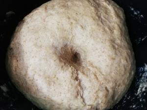 肉食爱好者：黑橄榄萨拉米100%全麦咸面包的做法 步骤2