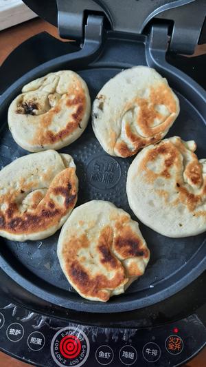 煎橄榄菜发面馅饼，简易版的做法 步骤14