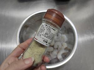 芝士焗虾仁蘑菇及西班牙风味橄榄油烤虾仁蘑菇 生酮低碳水的做法 步骤2