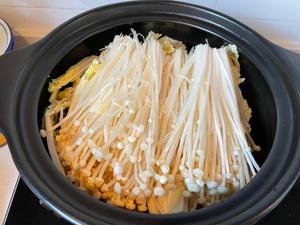 蒜蓉粉丝生蚝煲?的做法 步骤3