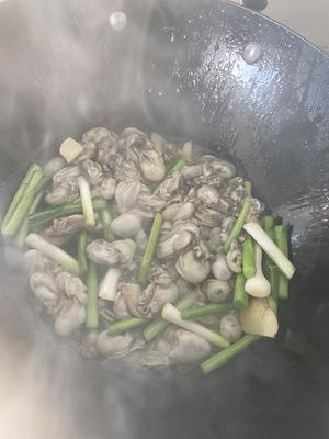 牡蛎（生蚝）炒大蒜的做法 步骤6