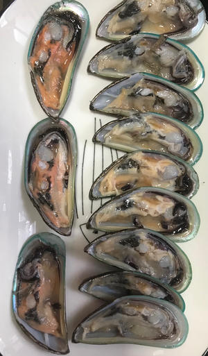 超简单清蒸青口海虹的做法 步骤1