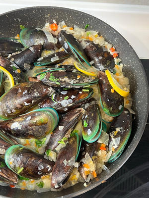 快手十分钟Mussel Vino法式白葡萄酒煮青口海虹的做法 步骤6