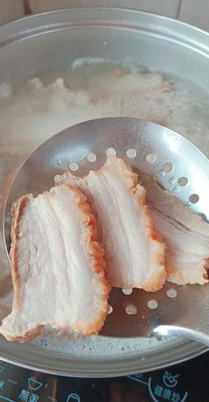 家常梅菜扣肉的做法 步骤4