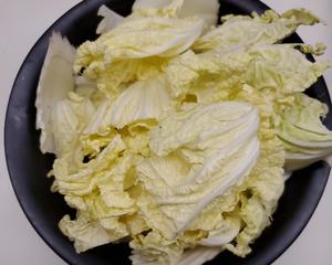 家常白菜豆腐炖粉条的做法 步骤1