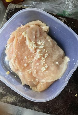 快手香煎奥尔良鸡胸肉的做法 步骤6