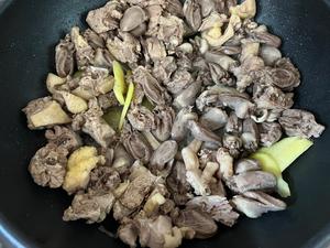 土豆焖鸭(超级下饭菜啊）的做法 步骤5