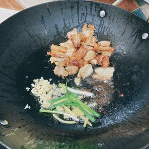 【春天来啦】超级下饭菜蚕豆炒五花肉片的做法 步骤4