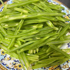 下饭神器芸豆肉丝的做法 步骤1