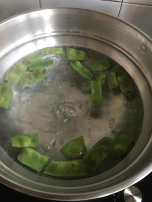 下饭好菜༄「酱香油豆角炒花菜」༄的做法 步骤6