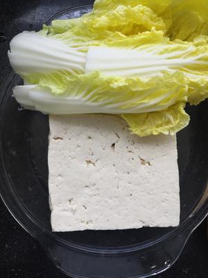 白菜豆腐粉丝煲的做法 步骤2