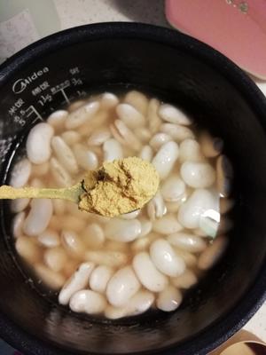 电饭锅版咖喱焖白芸豆的做法 步骤5