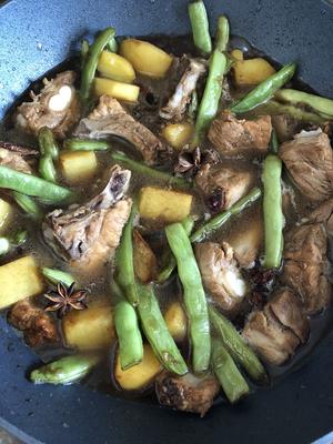 土豆芸豆炖排骨的做法 步骤5