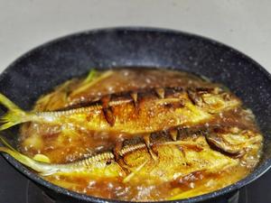 红烧黄尾鱼?的做法 步骤6