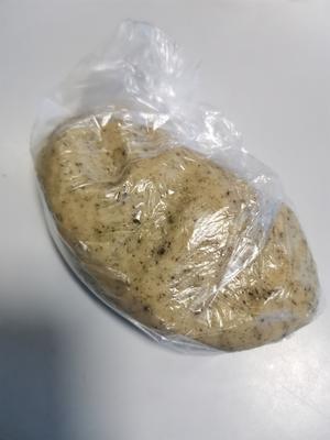 海苔腰果咸蛋黄月饼的做法 步骤1