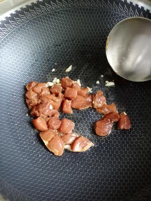 猪肉粒炒腰果的做法 步骤8