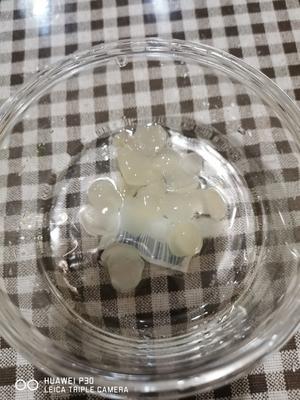 桃胶皂角米雪燕羹的做法 步骤3