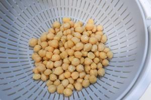 鹰嘴豆泥（减脂必备的万能蘸料）的做法 步骤1