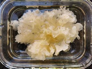 桃胶雪燕银耳皂角米羹的做法 步骤5