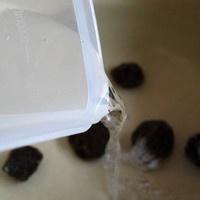 乌梅普洱茶的做法 步骤1
