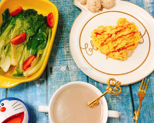 创意美食：爱心虾仁滑蛋+蚝油生菜+美味小饭团+香芋核桃糊的做法 步骤5