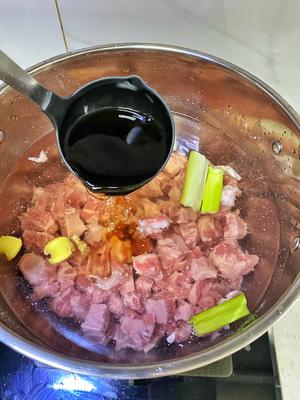 私家秘制炖肉步骤--牛肉（用此方法炖羊肉更好吃）的做法 步骤3