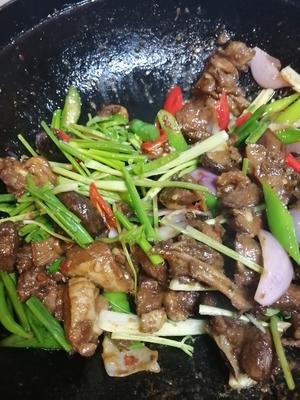 香菇烧鸭（啤酒鸭）的做法 步骤8