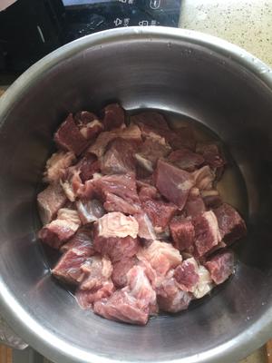 香菇牛肉面的做法 步骤2