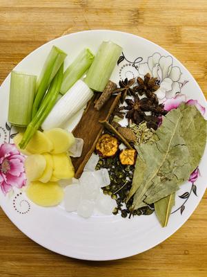 自制酱牛肉的做法 步骤3