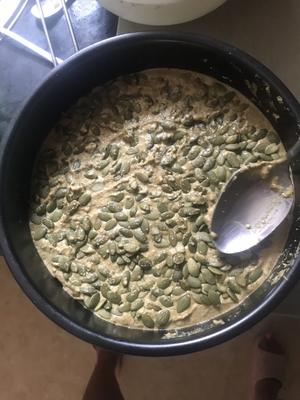 无糖 无麸质 低碳 生酮 南瓜籽西葫芦咸味面包 keto pumpkin seeds bread的做法 步骤11