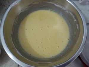 少糖油蜂蜜蛋糕卷-肉松卷＃消耗蜂蜜No.4#减脂不能亏了嘴！关于沙拉酱的个人见解的做法 步骤6