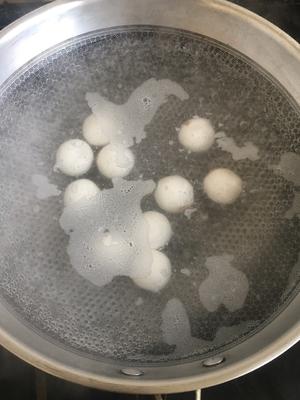 秒杀糯米糍的「脆皮汤圆」的做法 步骤1