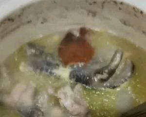 眉豆花生煲鸡脚的做法 步骤2