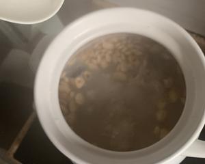 花生扁豆眉豆鱼骨汤的做法 步骤3