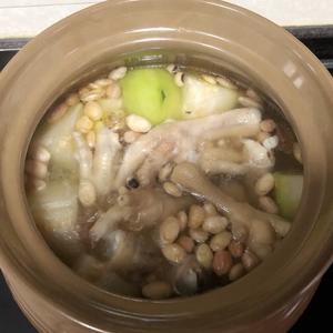 节瓜眉豆煲鸡脚汤?的做法 步骤7