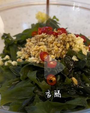酒酿米糕，大碴子粥，凉拌裙带菜小菜 早餐的做法 步骤17