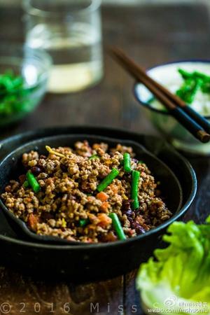 炒牛肉豆子生菜碗.Stir-fried beef&beanin lettuce cups.的做法 步骤8