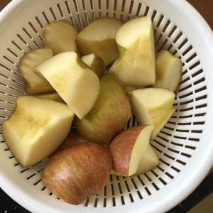 山楂苹果汤的做法 步骤1