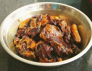 咸蛋黄大肉粽子的做法 步骤1