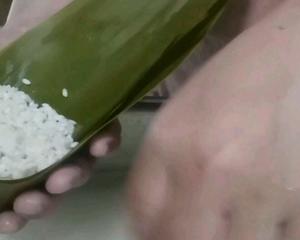 包粽子的做法 步骤10