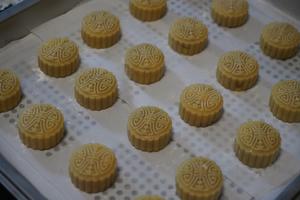 太简单了！教你做一次再也不用去买的广式月饼（内付超详细制作过程）的做法 步骤14